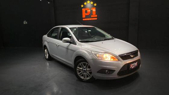 FORD FOCUS 1.6 GL 16V FLEX 4P MANUAL FORD FOCUS 1.6 GL 16V FLEX 4P MANUAL